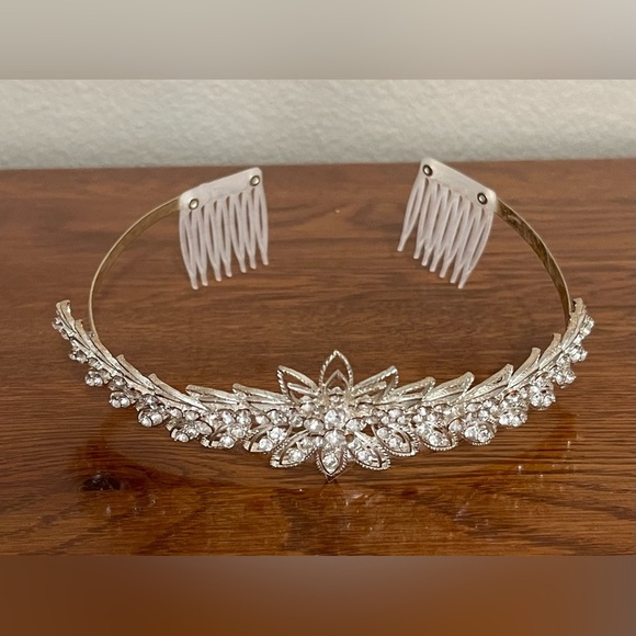Jewelry - Bridal Tiara.